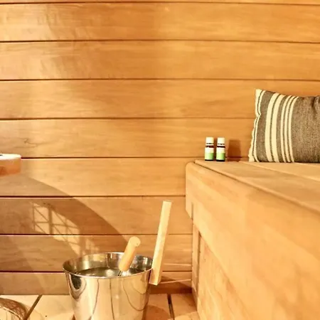 Διαμέρισμα ✭huippuvarusteltu Luksuskoti, Sauna, Ilmainen Pysaekoeinti✭ *