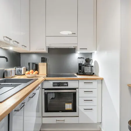 ✭huippuvarusteltu Luksuskoti, Sauna, Ilmainen Pysaekoeinti✭ * 坦佩雷